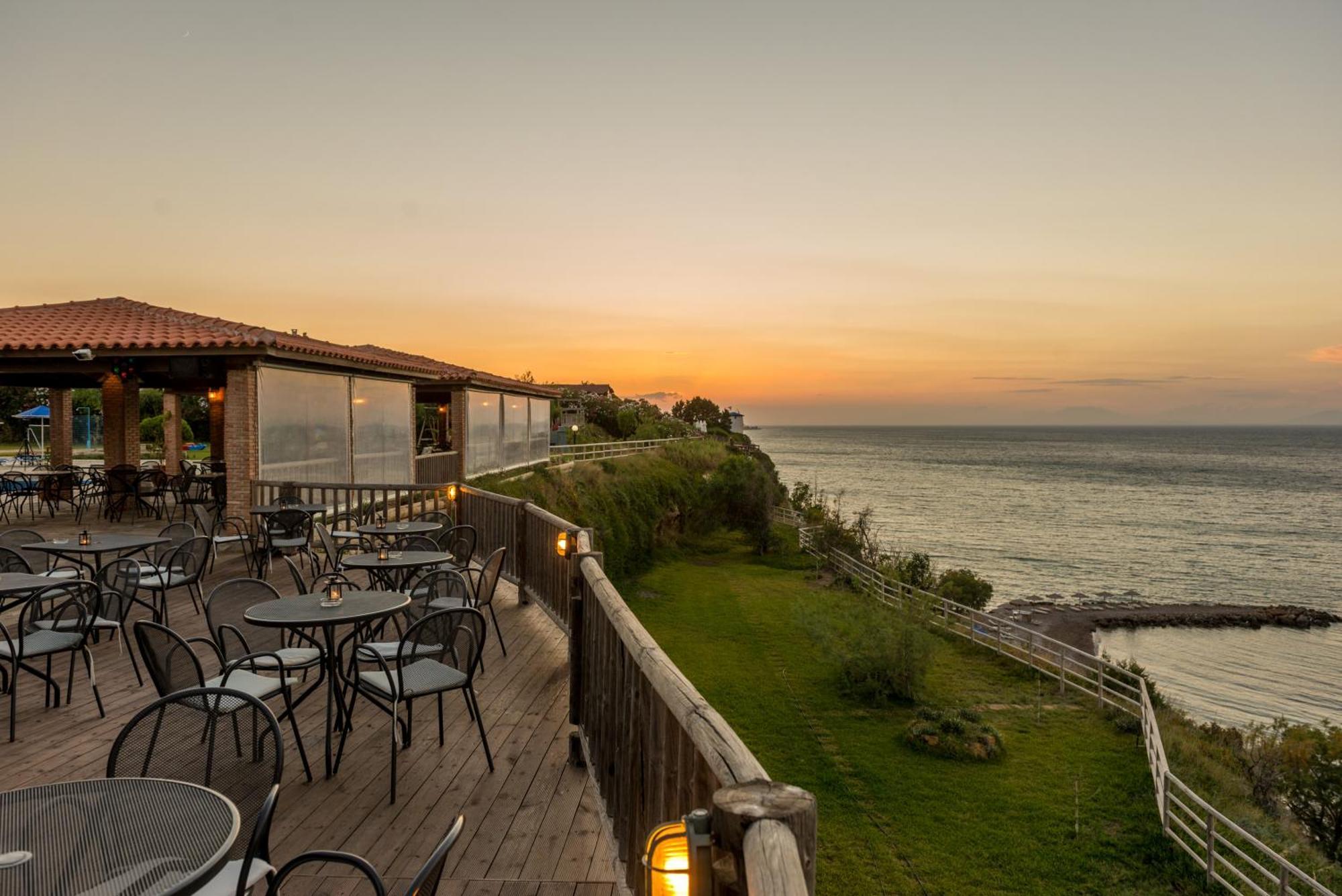 Hotel Pavlina Beach ニフォレイカ エクステリア 写真