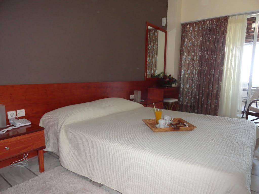 Hotel Pavlina Beach ニフォレイカ エクステリア 写真